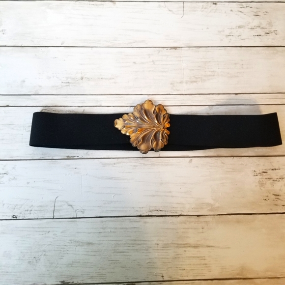 Vintage 80s Black Single Leaf Shaped Buckle Cinch Belt